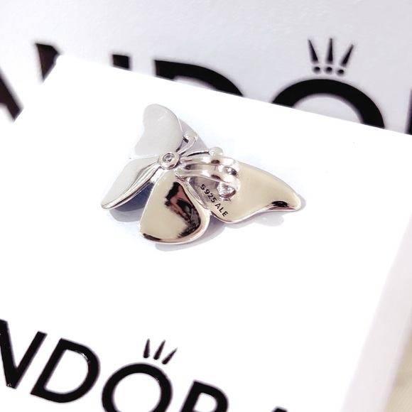 PANDORA Limited Edition Oversized Butterfly Charm w/box - Picture 3 of 8